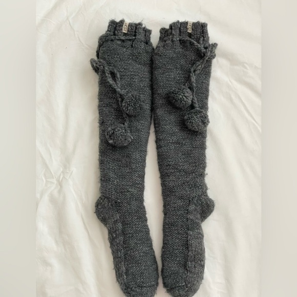 UGG Pom Pom Fleece Lined‎ Cable Knit Crew Slippers Tall Gray socks Y2K - Picture 1 of 8